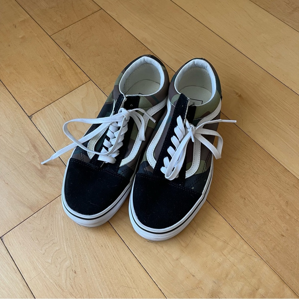 Vans Old Skool Camo sneakers size W 7.5